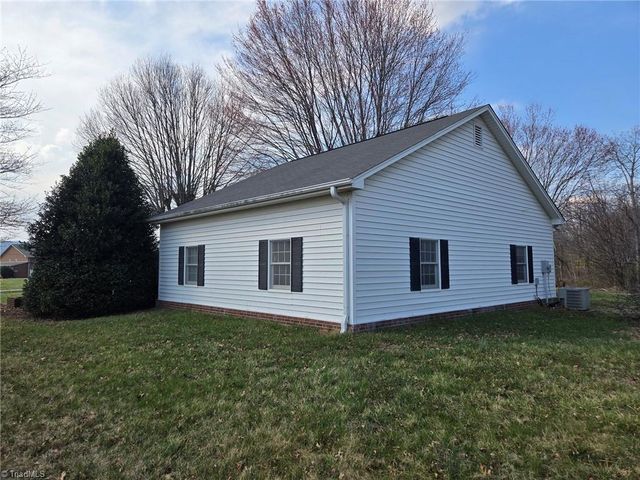 4581 NC Highway 66 S, King, NC 27021