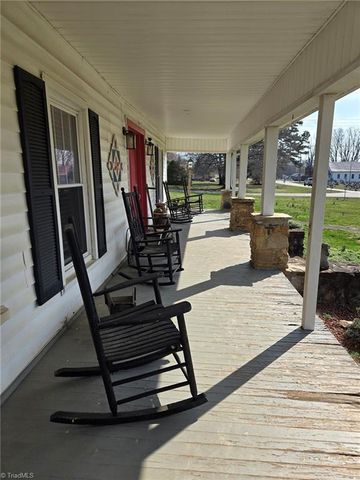 4581 NC Highway 66 S, King, NC 27021