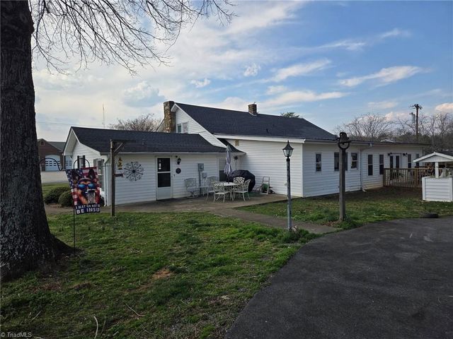 4581 NC Highway 66 S, King, NC 27021