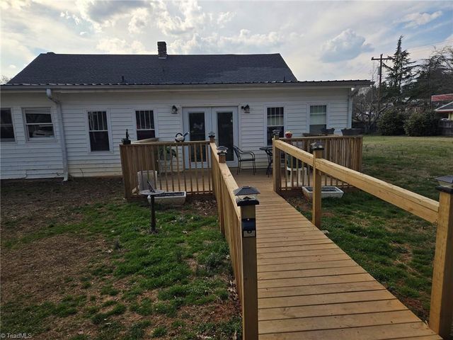 4581 NC Highway 66 S, King, NC 27021