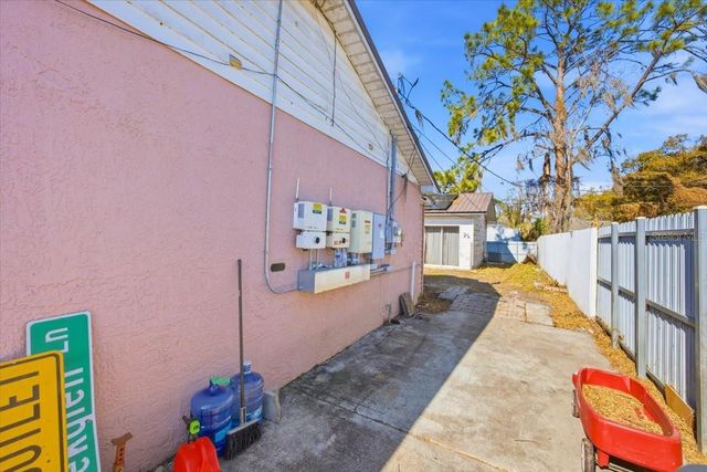 3947 PIPKIN CREEK ROAD, Lakeland, FL 33811