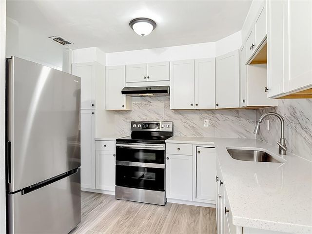 1495 GRANADA AVENUE, Daytona Beach, FL 32117