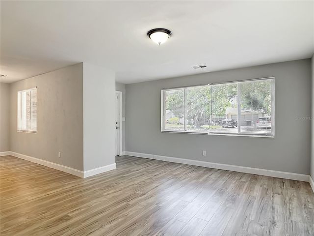 1495 GRANADA AVENUE, Daytona Beach, FL 32117
