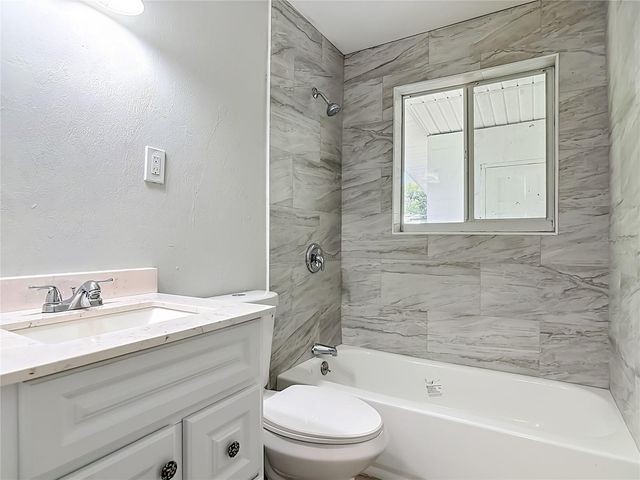 1495 GRANADA AVENUE, Daytona Beach, FL 32117