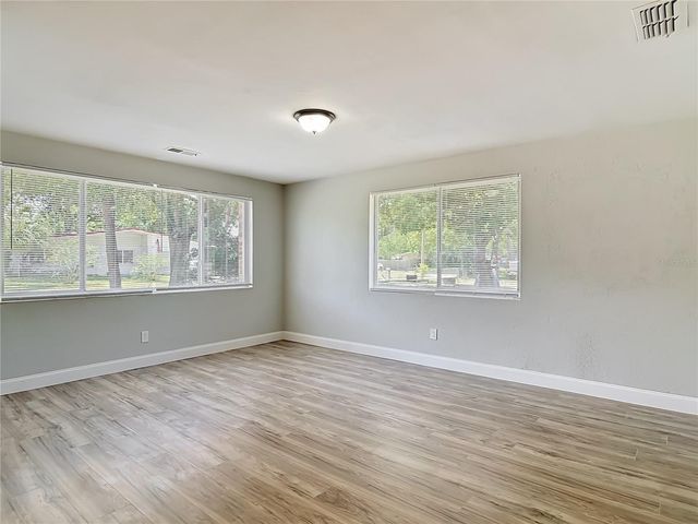 1495 GRANADA AVENUE, Daytona Beach, FL 32117