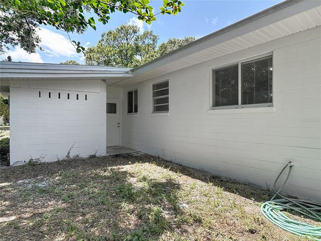 1495 GRANADA AVENUE, Daytona Beach, FL 32117