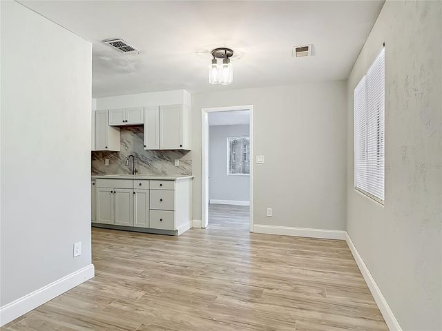 1495 GRANADA AVENUE, Daytona Beach, FL 32117