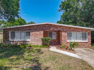 1495 GRANADA AVENUE, Daytona Beach, FL 32117