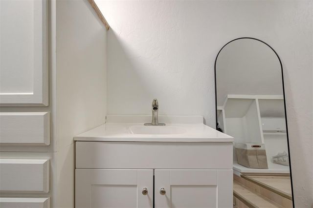 2601 Stratton Drive, Edmond, OK 73013
