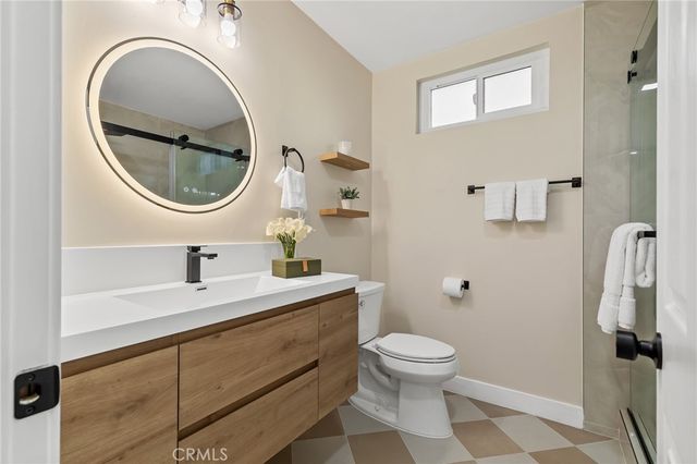 2801 Adriatic Avenue, Long Beach, CA 90810