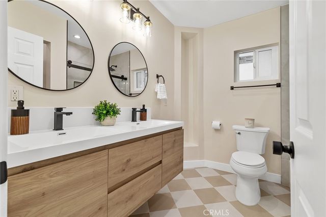 2801 Adriatic Avenue, Long Beach, CA 90810
