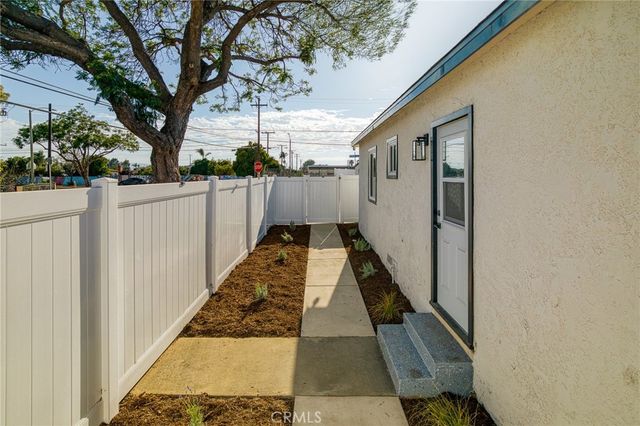 2801 Adriatic Avenue, Long Beach, CA 90810