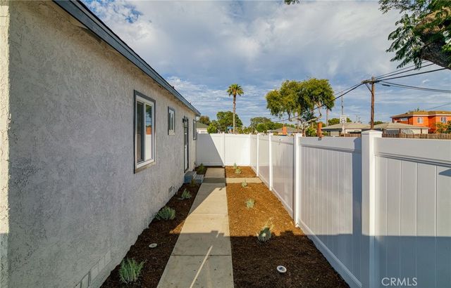 2801 Adriatic Avenue, Long Beach, CA 90810