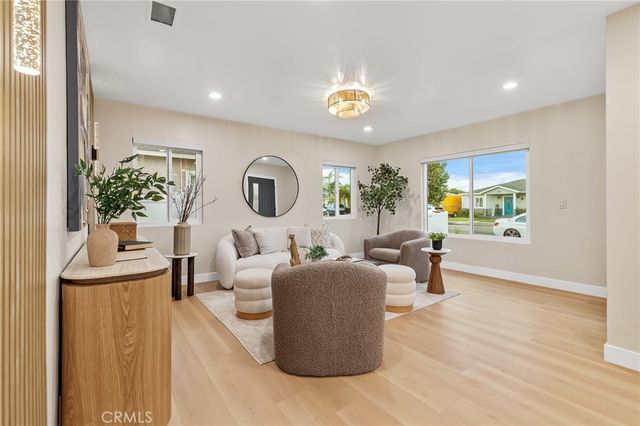 2801 Adriatic Avenue, Long Beach, CA 90810