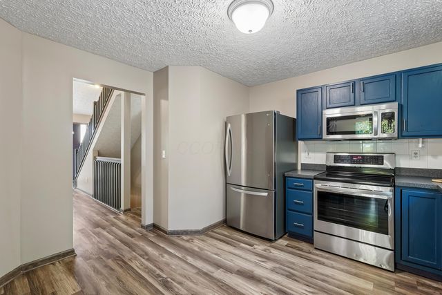 3472 Brook Spring Drive, Grove City, OH 43123