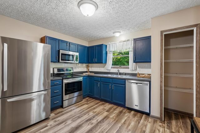 3472 Brook Spring Drive, Grove City, OH 43123