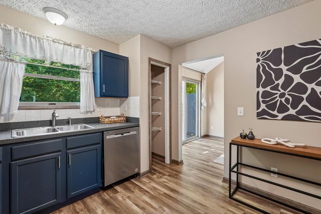 3472 Brook Spring Drive, Grove City, OH 43123