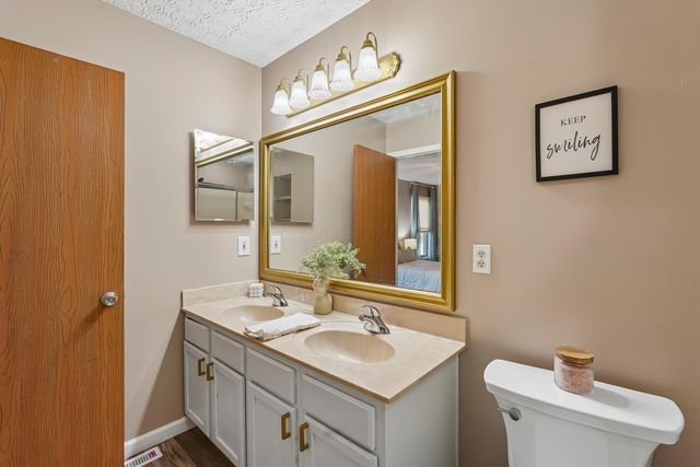 3472 Brook Spring Drive, Grove City, OH 43123