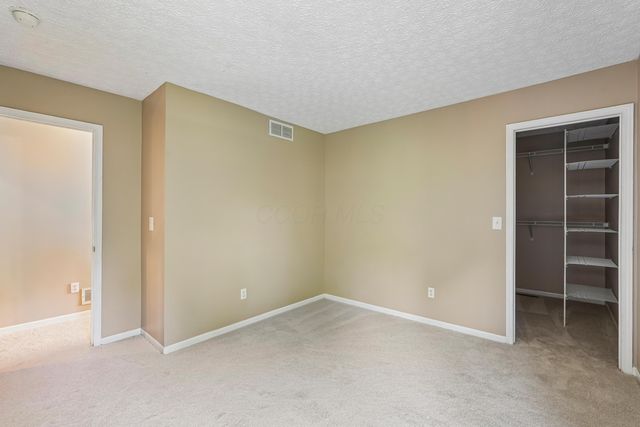 3472 Brook Spring Drive, Grove City, OH 43123