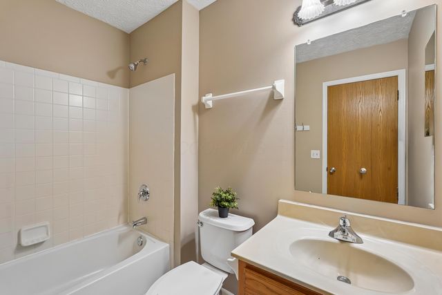 3472 Brook Spring Drive, Grove City, OH 43123
