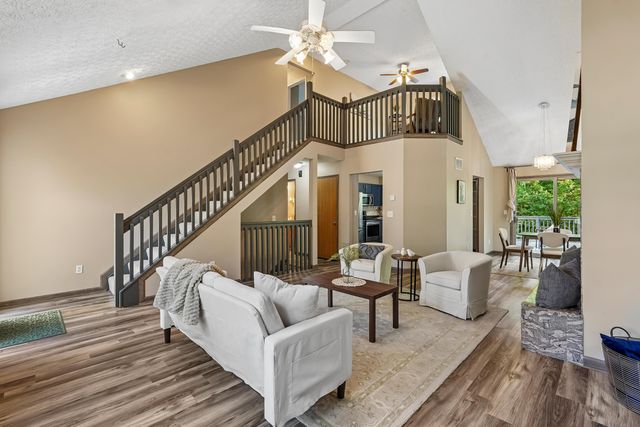 3472 Brook Spring Drive, Grove City, OH 43123