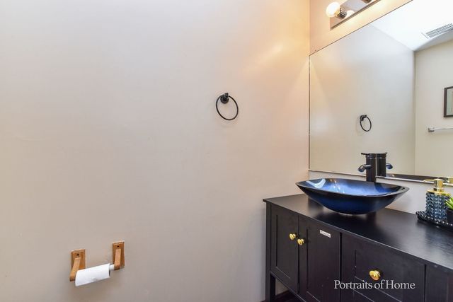 2475 Westleigh Court, Aurora, IL 60504