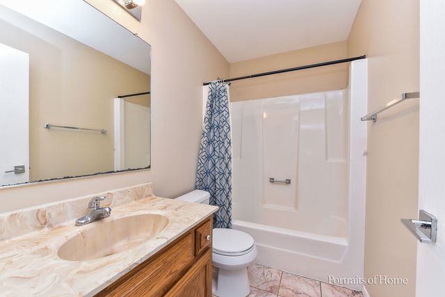 2475 Westleigh Court, Aurora, IL 60504