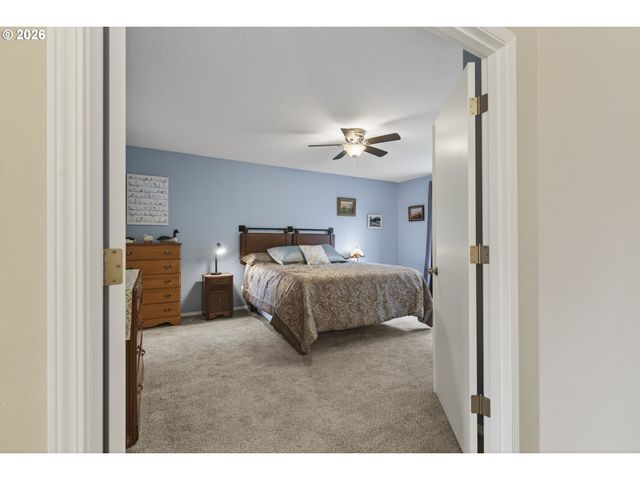 163 Sw SANDLEWOOD Loop, Gresham, OR 97030