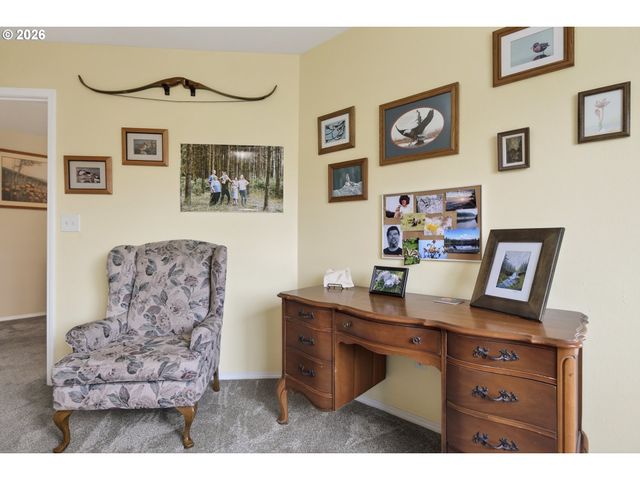 163 Sw SANDLEWOOD Loop, Gresham, OR 97030