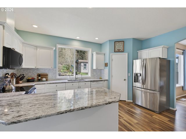 163 Sw SANDLEWOOD Loop, Gresham, OR 97030