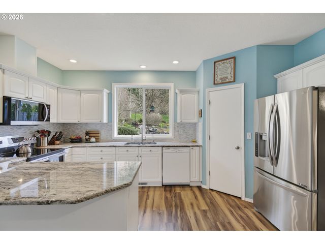 163 Sw SANDLEWOOD Loop, Gresham, OR 97030