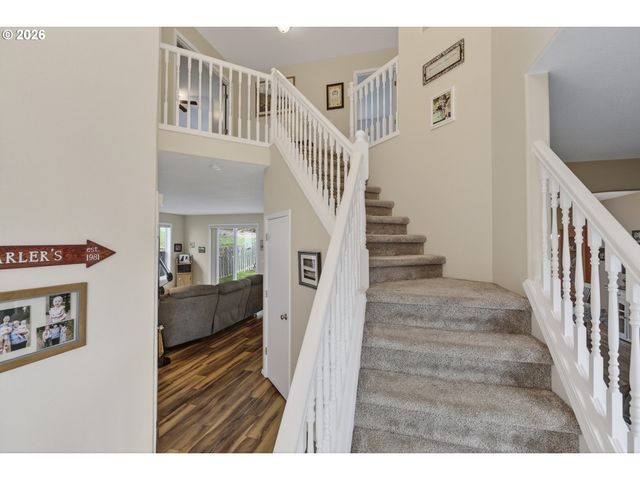 163 Sw SANDLEWOOD Loop, Gresham, OR 97030