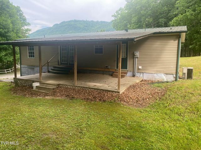 6218 Lake Road, Big Stone Gap, VA 24219