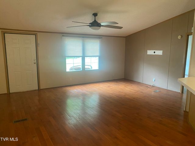 6218 Lake Road, Big Stone Gap, VA 24219