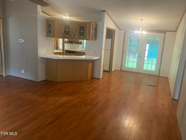 6218 Lake Road, Big Stone Gap, VA 24219