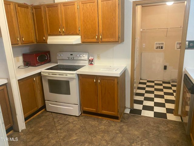 6218 Lake Road, Big Stone Gap, VA 24219