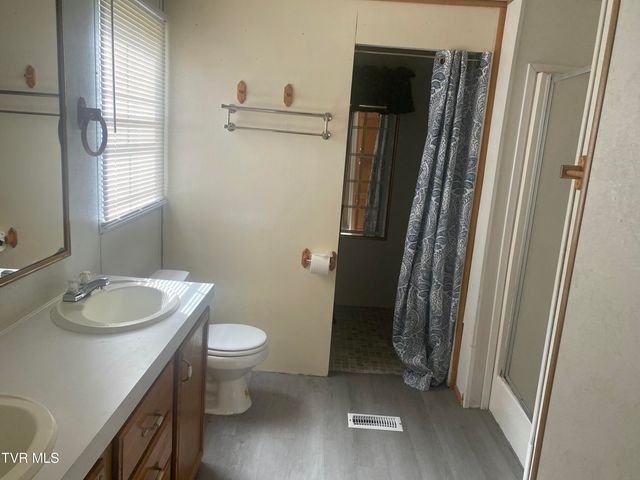6218 Lake Road, Big Stone Gap, VA 24219
