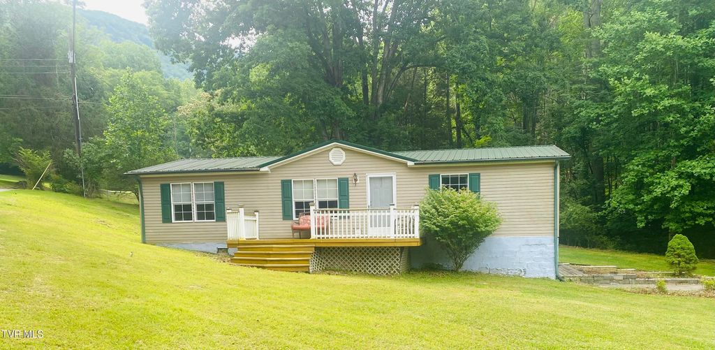 6218 Lake Road, Big Stone Gap, VA 24219