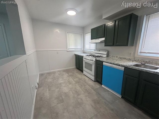28542 Rosewood Street, Inkster, MI 48141