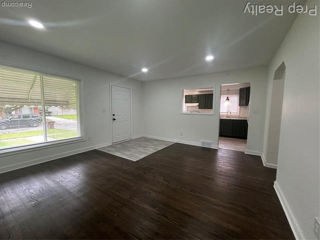28542 Rosewood Street, Inkster, MI 48141