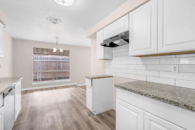 1719 E Los Altos Avenue, Fresno, CA 93710