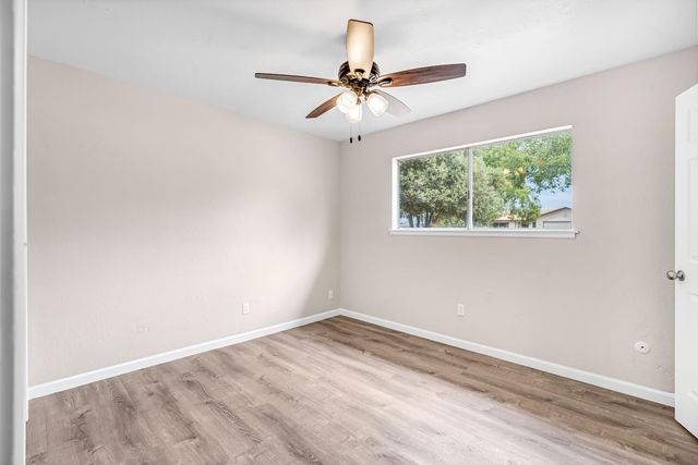 1719 E Los Altos Avenue, Fresno, CA 93710