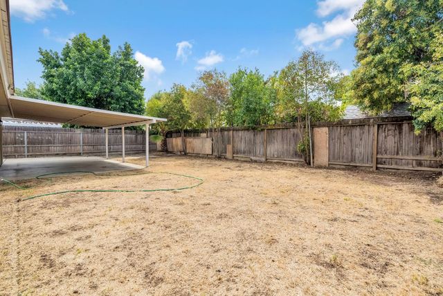 1719 E Los Altos Avenue, Fresno, CA 93710
