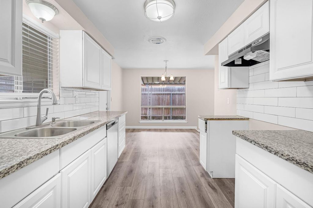 Image 15 of property listing at 1719 E Los Altos Avenue, Fresno, CA 93710