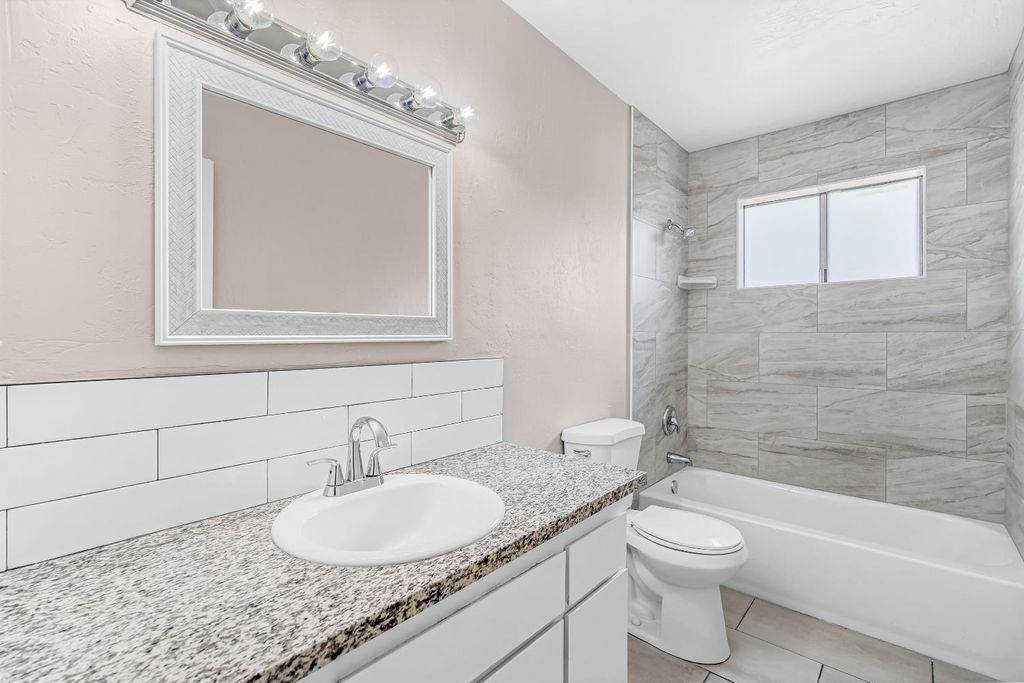 Image 20 of property listing at 1719 E Los Altos Avenue, Fresno, CA 93710