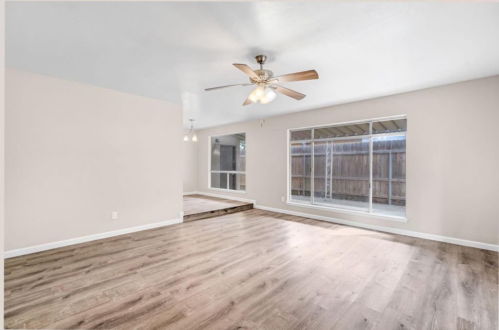 Image 7 of property listing at 1719 E Los Altos Avenue, Fresno, CA 93710