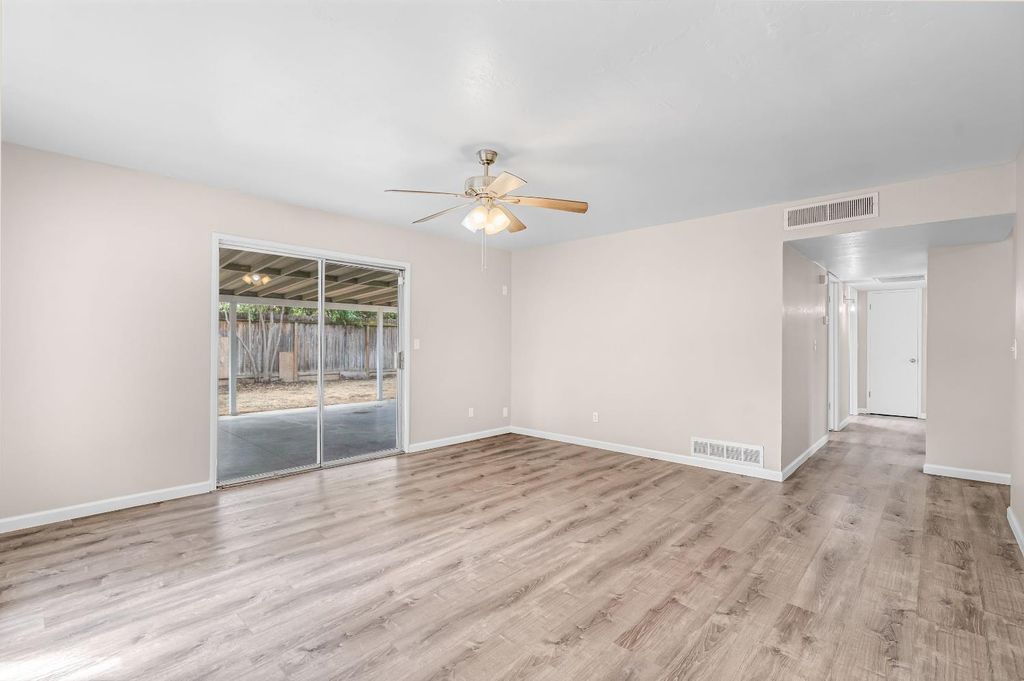 Image 9 of property listing at 1719 E Los Altos Avenue, Fresno, CA 93710