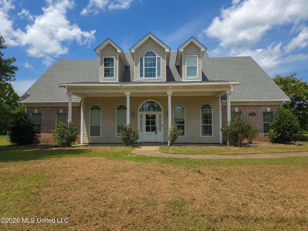 537 Golden Pond Drive, Coldwater, MS 38618 — exterior