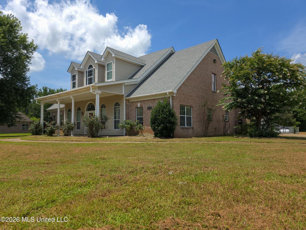 537 Golden Pond Drive, Coldwater, MS 38618 — photo 2