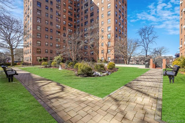 99-60 63rd Road 7H, Rego Park, NY 11374